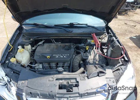 2013 Chrysler 200 Lx z USA, uszkodzony, nr VIN 1C3CCBAB2DN735284